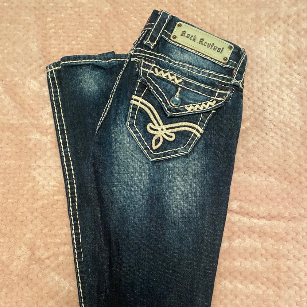 Gently used Rock Revival Elaina skinny jeans.